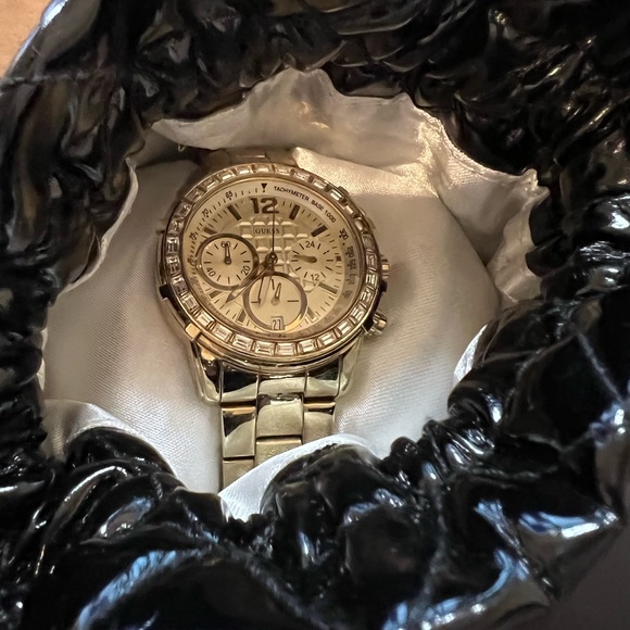 Gold Guess Watch - Picture 2 of 6